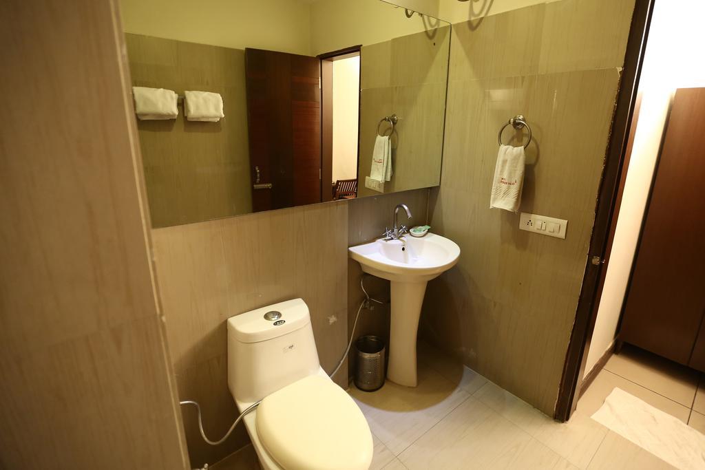 Click Hotel Kohinoor, Ludhiana Esterno foto