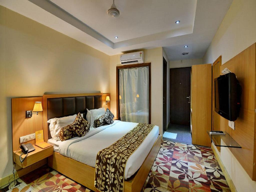 Click Hotel Kohinoor, Ludhiana Esterno foto