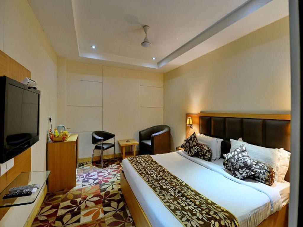Click Hotel Kohinoor, Ludhiana Esterno foto