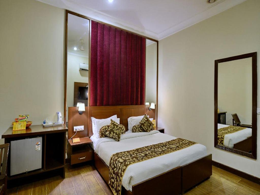Click Hotel Kohinoor, Ludhiana Esterno foto