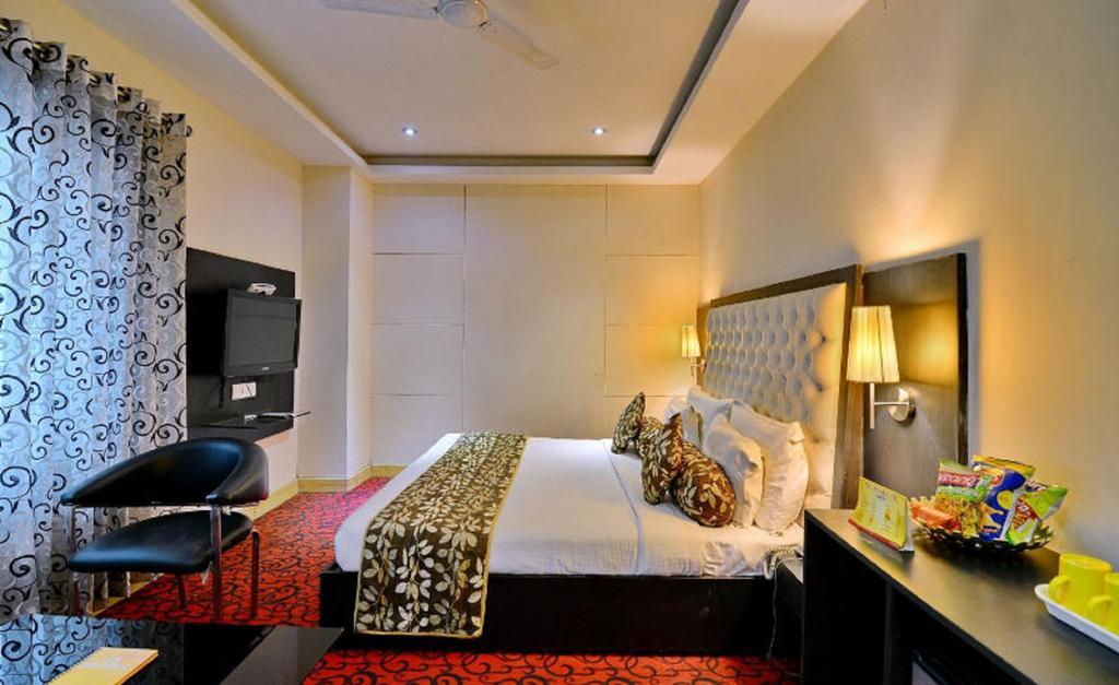 Click Hotel Kohinoor, Ludhiana Esterno foto