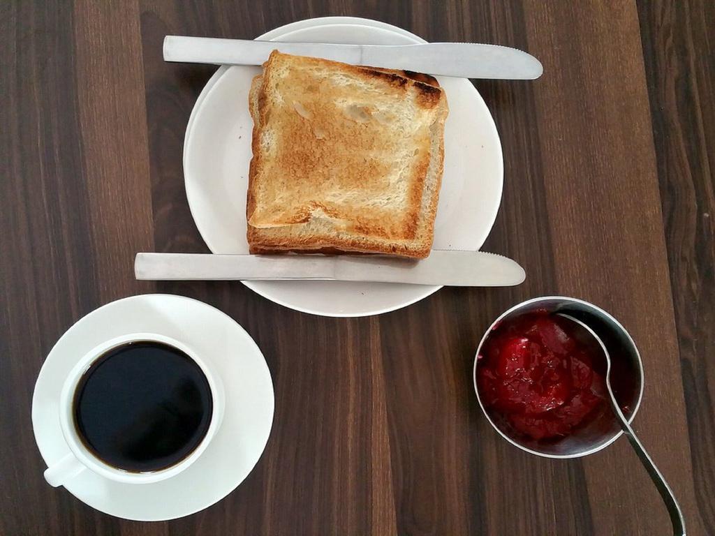 Click Hotel Kohinoor, Ludhiana Esterno foto